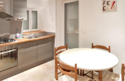Bleneau House | Maison charmante à Bléneau avec jardin et équipements modernes