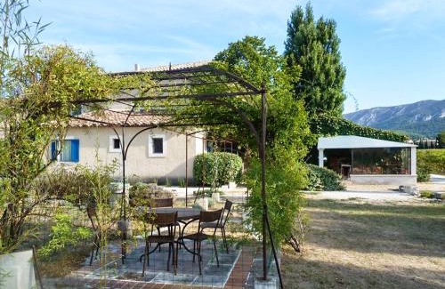 Oppede House | Maison charmante à Oppède avec vue sur la montagne