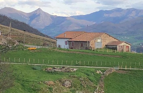 Irouleguy Bed & Breakfast | Maison chulubitenia