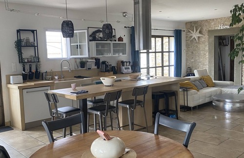 Meynes House | Maison Conviviale Pour Partager de Bons Moments