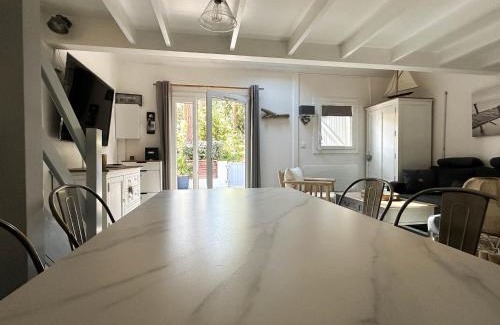 Les Mathes House | Maison Cosy à La Palmyre - 4 Pers, Terrasse, Wifi, Plage à 1 km - FR-1-705-62