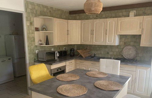 Saint-Ciers-dAbzac House | Maison Dans un Petit Village Proche des Vignobles Bordelais