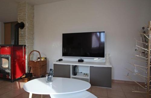 Mesnil Sous Les Cotes House | Maison de camp. plain-pied avec jardin, 2 chambres, terrasse couverte, proche Gérardmer et Saint-Dié - FR-1-589-386