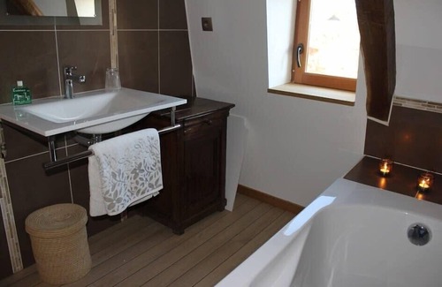 Prudhomat House | Maison de Cathy: maison d'ardoises