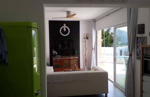 Teulada Villa | Maison de Charme de Style Ibicenco Indépendante, au Milieu des Vignes