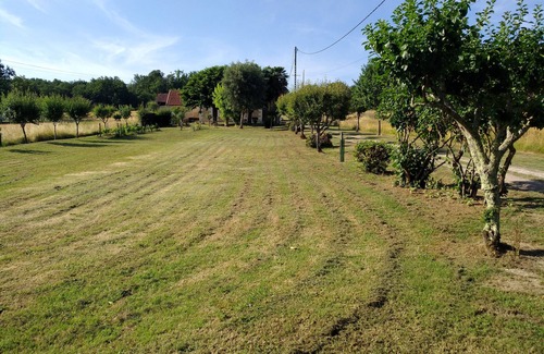 Bergerac House | Maison de Style Périgourdine Entourée de 6 Hectares de Prairies