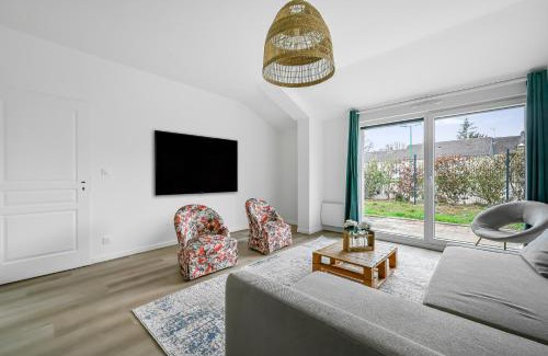 Evreux Apartment | Maison Douceur Appart 2 chambres jardin parking Wifi proche centre Evreux