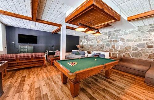 Saint Donat House | Maison du lac avec plage, embarcations, billard et spa privé