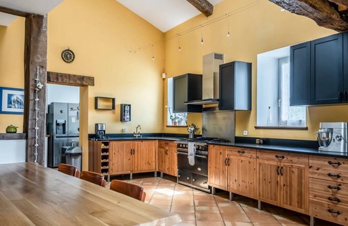 Lussac Villa | Maison Du Vins - Six Bedroom Villa, Sleeps 12