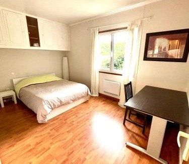 Saint-Maur Creteil House | Maison Familiale 3 Chambres, 3 Salle de Bain, Proche RER A - Paris - Disney