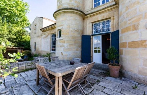 Langoiran House | "Maison Forte"/renovated former parsonage of the 17th century