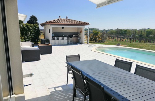 Saint-Michel-Lapujade House | Maison Avec Piscine en Campagne