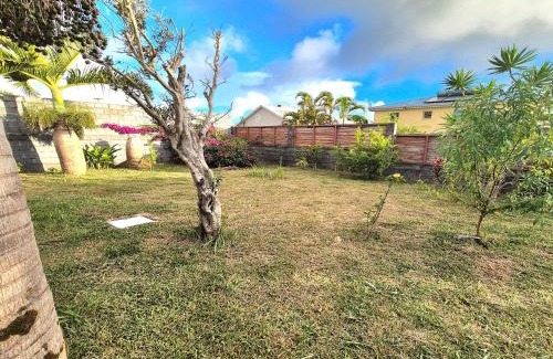 Saint-Joseph House | Maison Hibiscus
