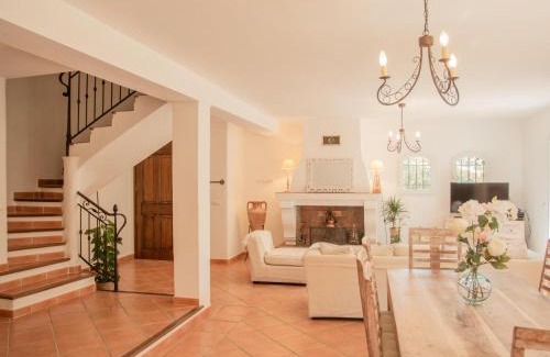Cotignac House | Maison Jaune