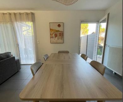 Lyon Apartment | Maison Moderne Saint-Genis-Laval