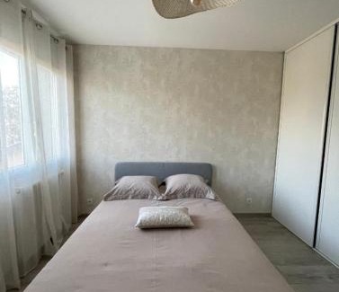 Lyon Apartment | Maison Moderne Saint-Genis-Laval