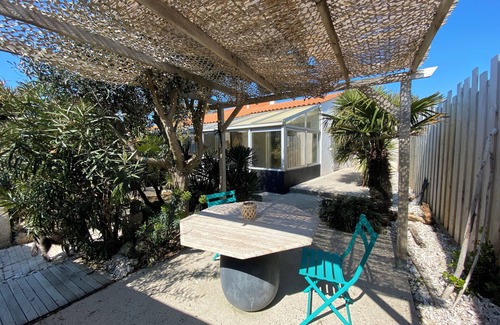 Domino House | Maison Privée Tout Bord de Plage Avec Piscine