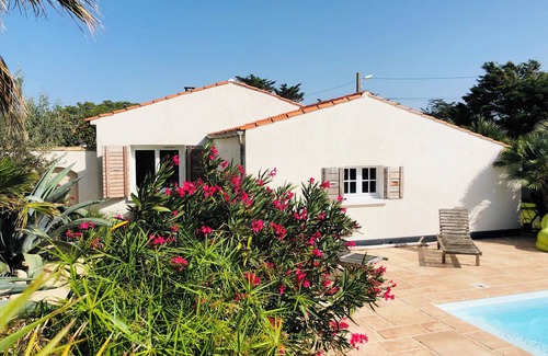 Domino House | Maison Privée Tout Bord de Plage Avec Piscine