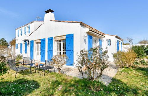 Barbatre House | Maison pour 7 à 900m de la plage avec jardin