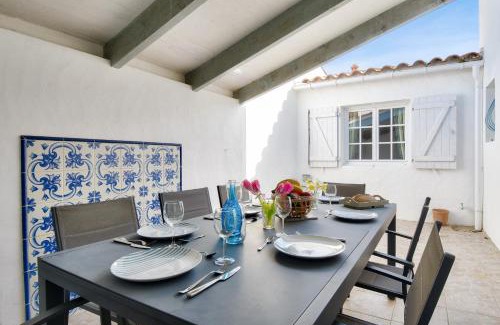 Barbatre House | Maison pour 7 à 900m de la plage avec jardin