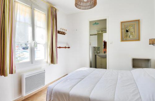 Barbatre House | Maison pour 7 à 900m de la plage avec jardin