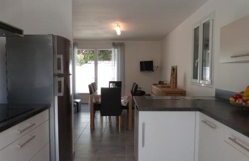 La Tranche-sur-Mer House | Maison Rénovée pour 7 Personnes à 350m de la Plage, Jardin Clos, Confort Moderne - FR-1-194-245