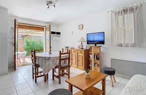 Vias House | Maison Rayon du Soleil dans résidence privée avec piscine
