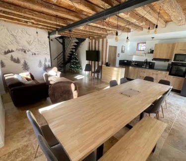 Guchen House | Maison spacieuse à Guchen avec jardin et barbecue