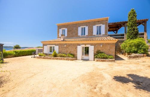 Pietrosella House | Maison spacieuse a Isolella Pietrosella avec vue mer