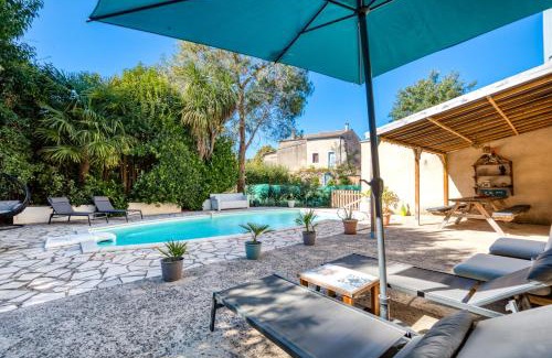 Villemagne-l'Argentiere House | Maison Sur La Mare