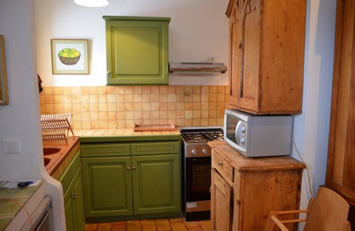 Aups Cottage | Maisonette on the edge of the medieval village of Aups