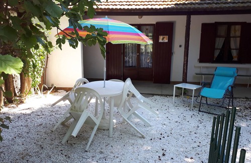 Tarascon House | Maisonette with private garden near Avignon