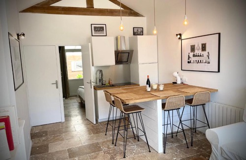 Aytre Apartment | MAISONNETTE *** CHAMPETRE CHIC - TERRE & MER