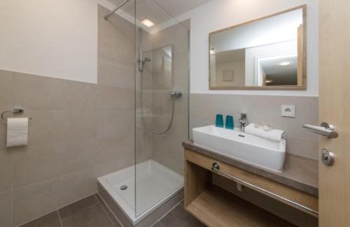 Klosterle Apartment | Majestic apartment in Klösterle with sauna on the Arlberg Met Terras