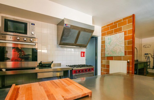 Aubeterre-sur-Dronne House | Majestic holiday home in Aubeterre-sur-Dronne with garden
