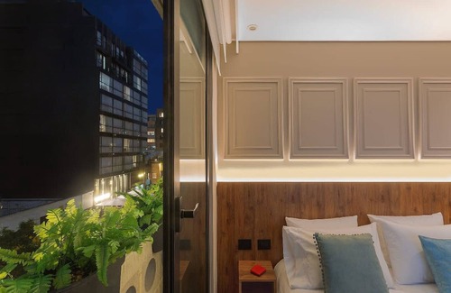 Antiguo Country Apartment | Majestic Loft w Balcony
