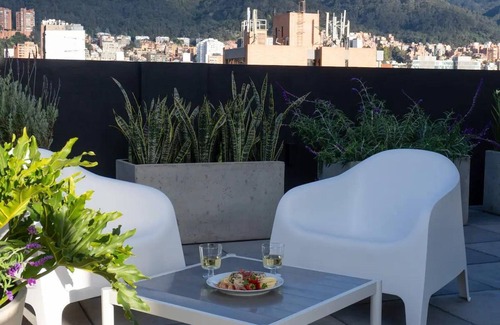 Antiguo Country Apartment | Majestic Loft w Balcony
