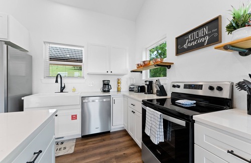 Table Rock House | Majestic On Tablerock 5 Bedroom Home by RedAwning