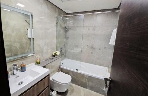 Dubai Apartment | Majestic Retreat - 1BR Dubai