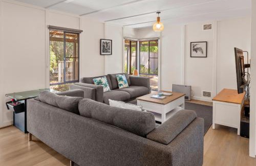 Dunsborough House | Majuvary