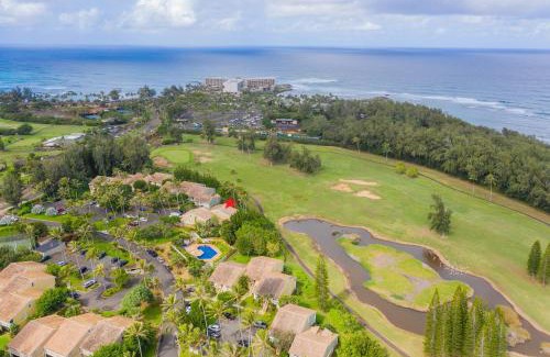 Kahuku Apartment | Makani Moana Loft - Golf Course View - North Shore - Sleeps 2