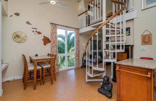 Kahuku Apartment | Makani Moana Loft - Golf Course View - North Shore - Sleeps 2