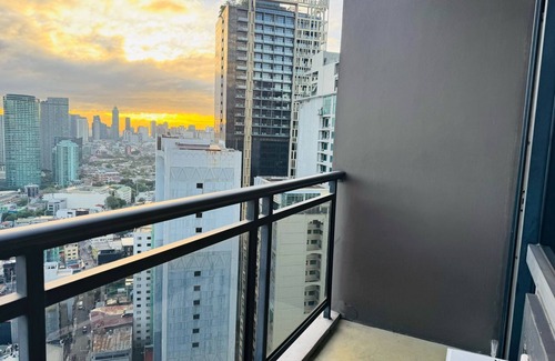 Downtown Apartment | Makati City Poblacion