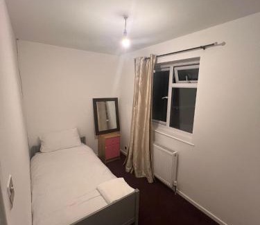 Abbey Wood Apartment | Make a house a home