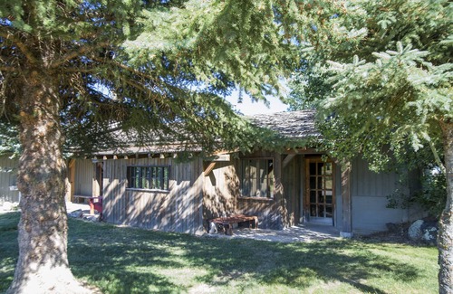 Bozeman House | Make Great Memories - Easy Mountain Living, Private & Quiet, 5 Miles From Town