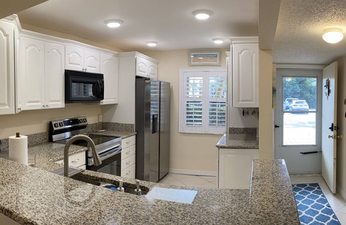 Hutchinson Island South Condo | Make Memories That Last: Beach Condo for Unforgettable Stays