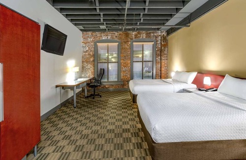 Downtown Columbus Hotel | Make Your Trip More Enjoyable! Pets are Welcome, Near Franklin Park Conservatory