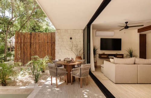 Playa Paraiso Condo | Makech Samsara Tropical