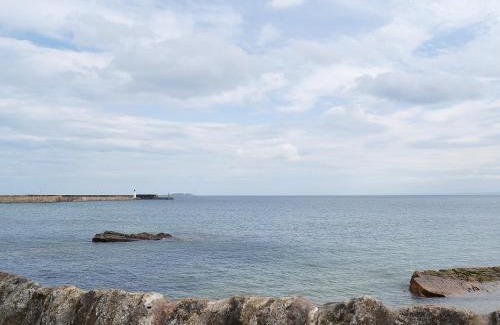 Anstruther House | Making Waves