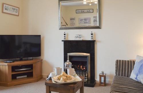 Anstruther House | Making Waves